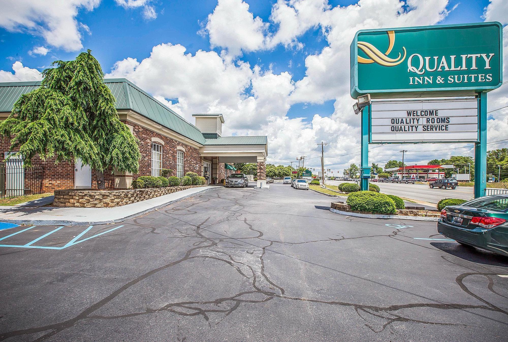 Greenville Inn & Suites Exteriör bild