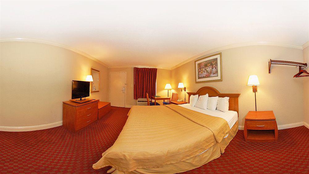 Greenville Inn & Suites Exteriör bild